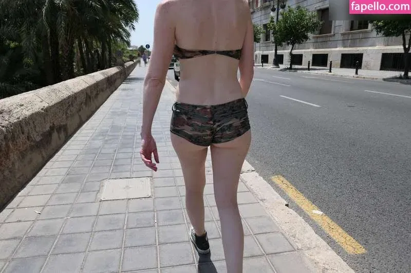 MiaExhib / https: / mia_exhib Onlyfans Photo Gallery 