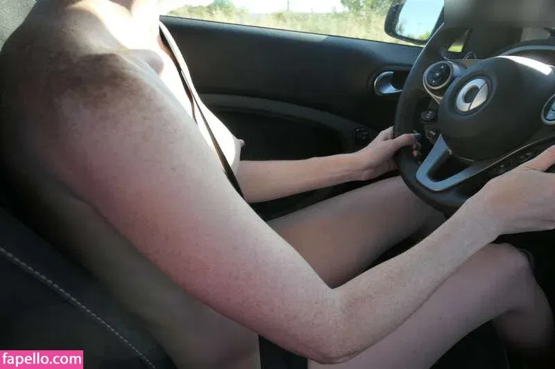 MiaExhib / https: / mia_exhib Onlyfans Photo Gallery 