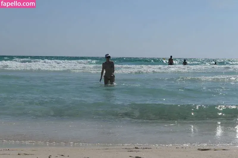 MiaExhib / https: / mia_exhib Onlyfans Photo Gallery 