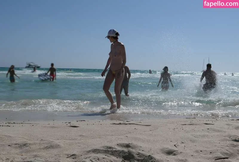 MiaExhib / https: / mia_exhib Onlyfans Photo Gallery 