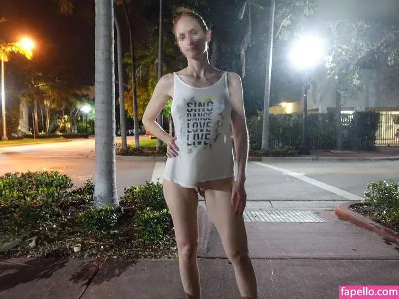 MiaExhib / https: / mia_exhib Onlyfans Photo Gallery 