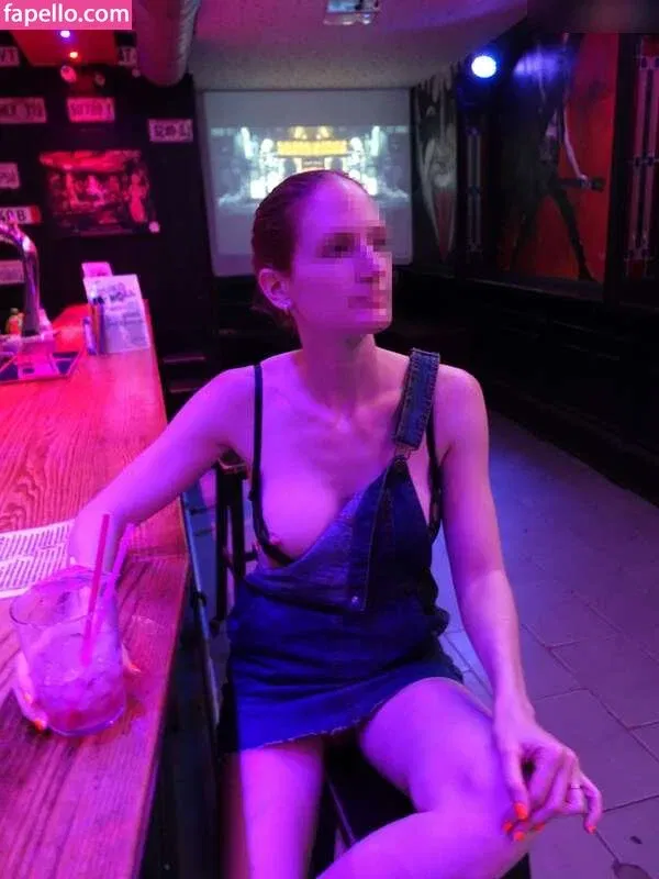 MiaExhib / https: / mia_exhib Onlyfans Photo Gallery 