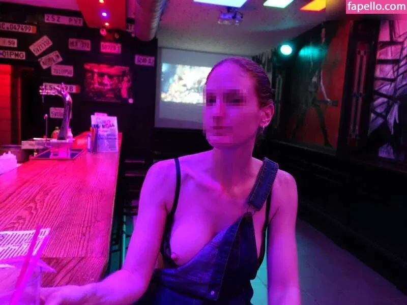 MiaExhib / https: / mia_exhib Onlyfans Photo Gallery 