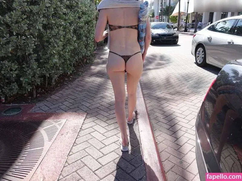 MiaExhib / https: / mia_exhib Onlyfans Photo Gallery 