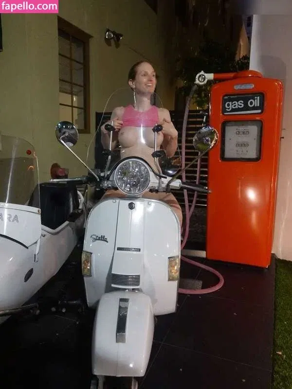 MiaExhib / https: / mia_exhib Onlyfans Photo Gallery 