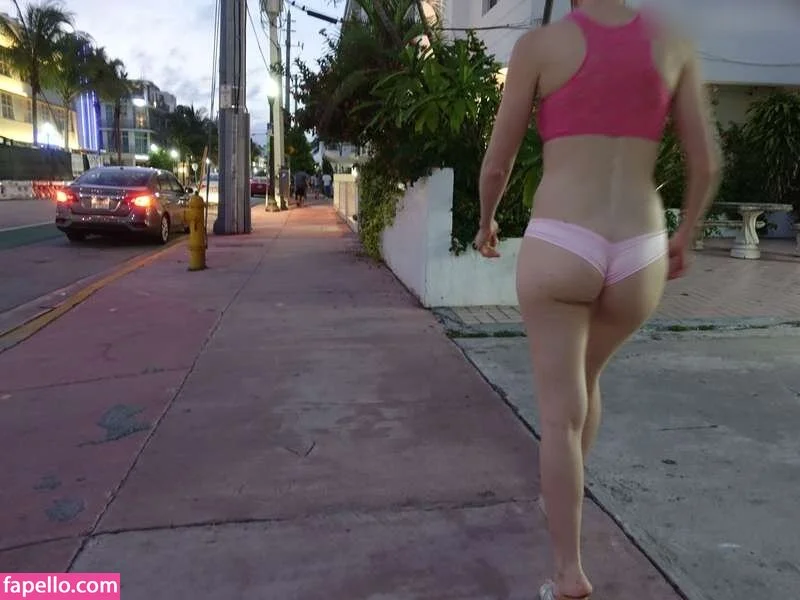 MiaExhib / https: / mia_exhib Onlyfans Photo Gallery 