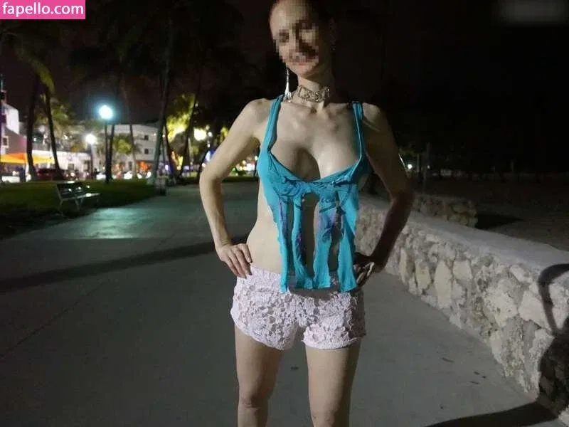 MiaExhib / https: / mia_exhib Onlyfans Photo Gallery 