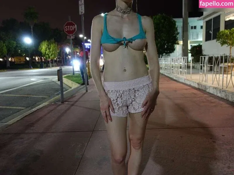 MiaExhib / https: / mia_exhib Onlyfans Photo Gallery 