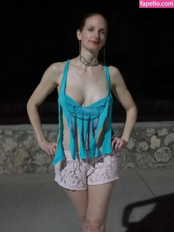 MiaExhib / https: / mia_exhib Onlyfans Photo Gallery 