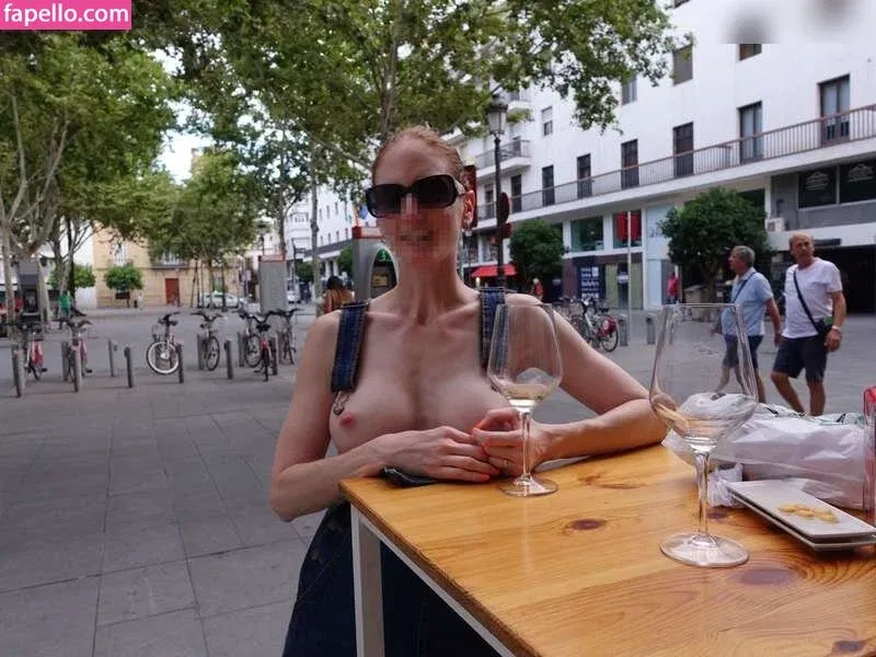 MiaExhib / https: / mia_exhib Onlyfans Photo Gallery 