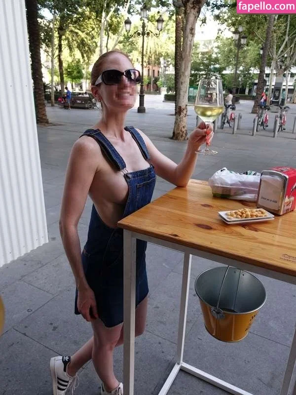 MiaExhib / https: / mia_exhib Onlyfans Photo Gallery 