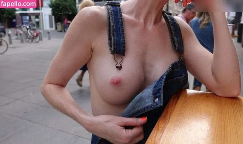 MiaExhib / https: / mia_exhib Onlyfans Photo Gallery 