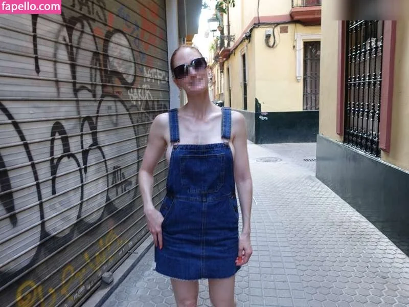 MiaExhib / https: / mia_exhib Onlyfans Photo Gallery 