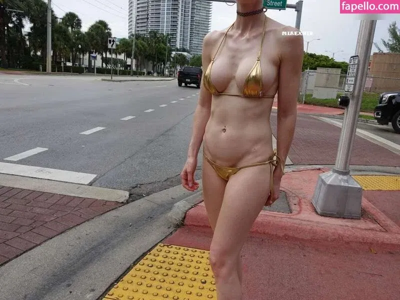 MiaExhib / https: / mia_exhib Onlyfans Photo Gallery 