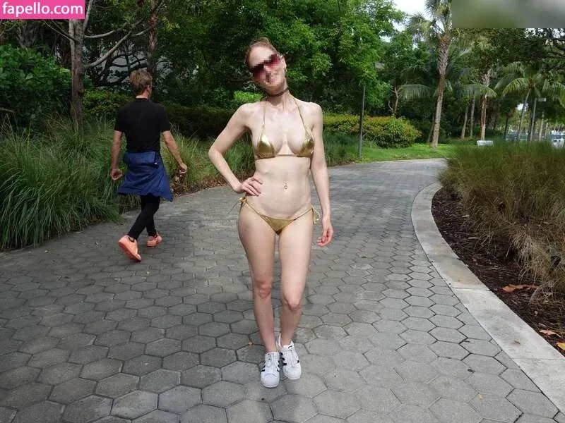 MiaExhib / https: / mia_exhib Onlyfans Photo Gallery 