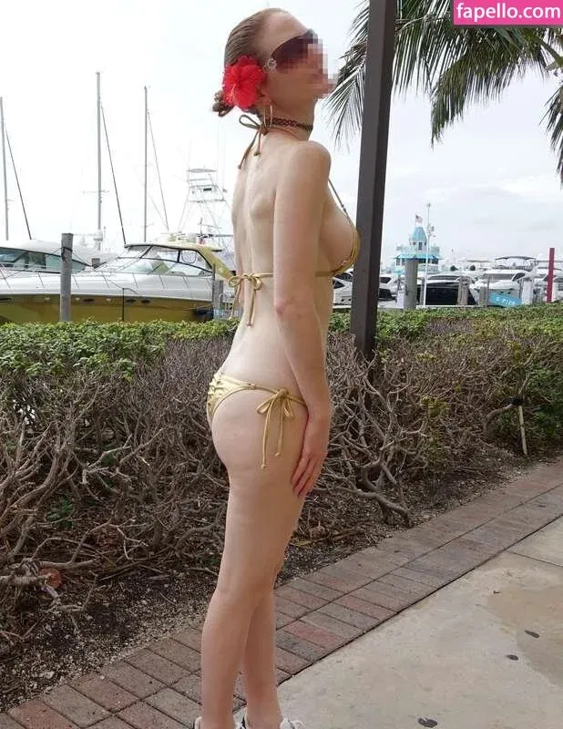 MiaExhib / https: / mia_exhib Onlyfans Photo Gallery 