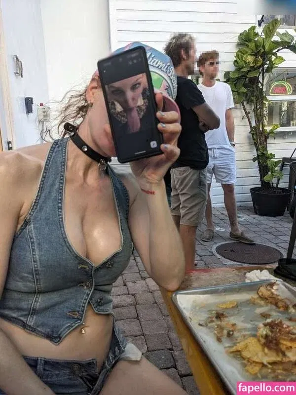 MiaExhib / https: / mia_exhib Onlyfans Photo Gallery 