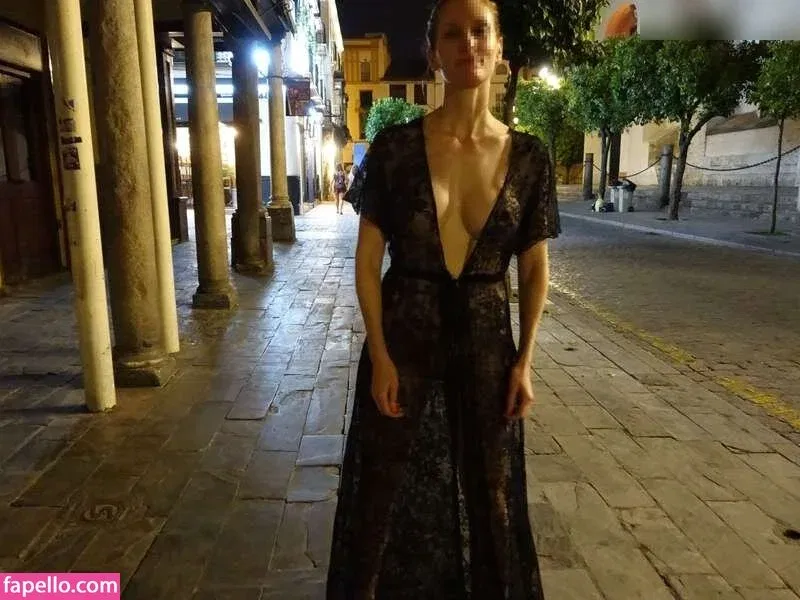 MiaExhib / https: / mia_exhib Onlyfans Photo Gallery 