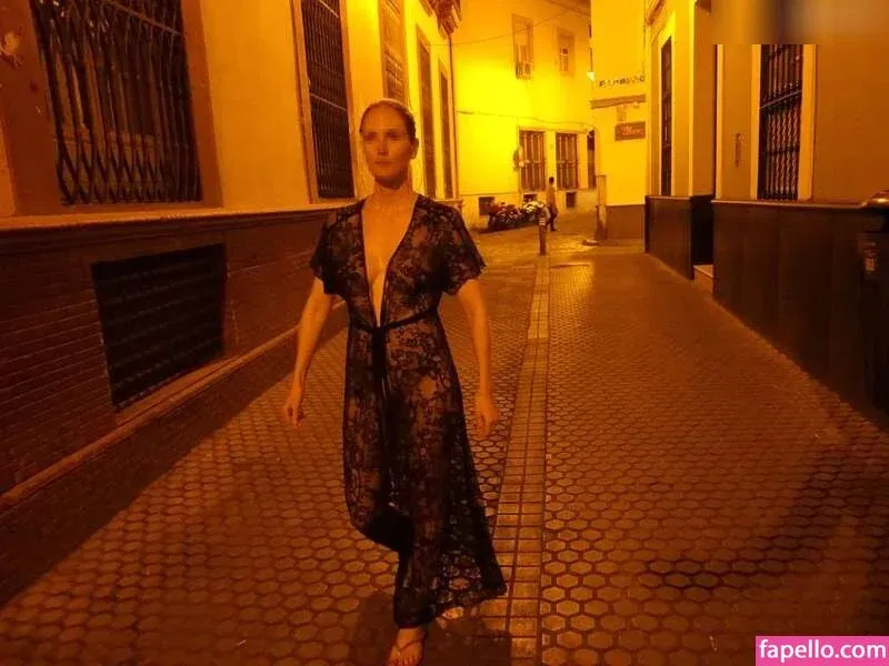 MiaExhib / https: / mia_exhib Onlyfans Photo Gallery 