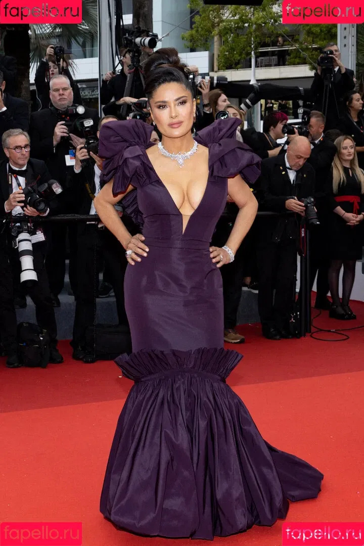 Salma Hayek / salmahayek Onlyfans Photo Gallery 