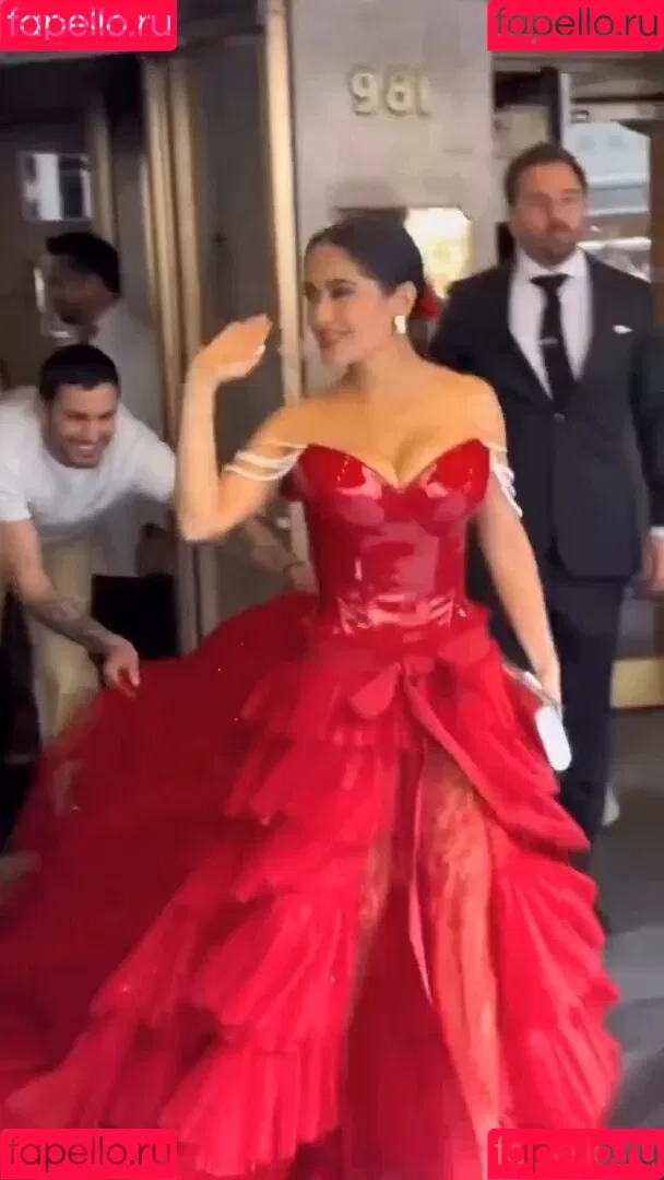 Salma Hayek / salmahayek Onlyfans Photo Gallery 