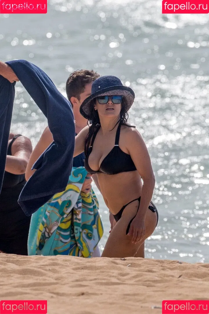 Salma Hayek / salmahayek Onlyfans Photo Gallery 
