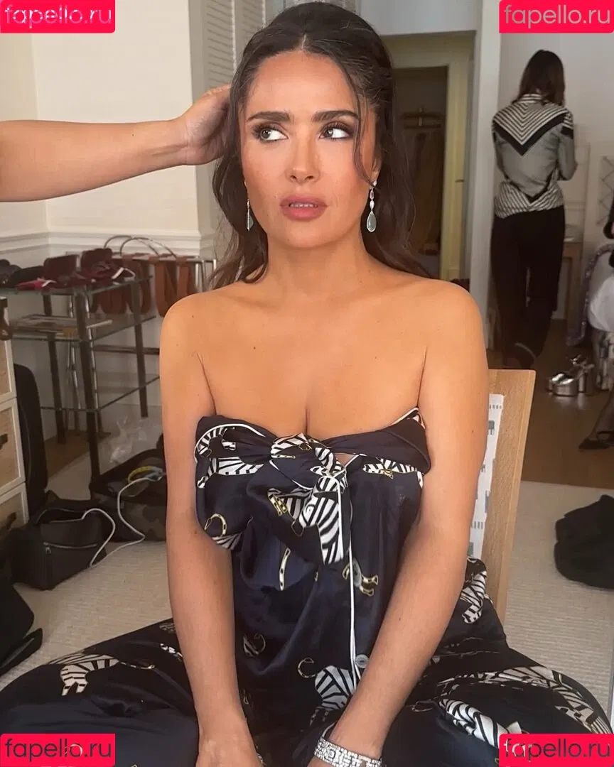 Salma Hayek / salmahayek Onlyfans Photo Gallery 