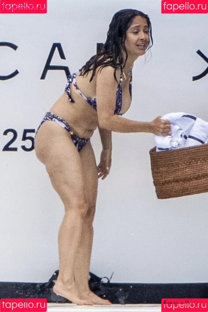 Salma Hayek / salmahayek Onlyfans Photo Gallery 