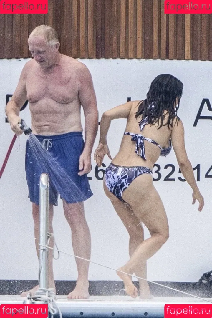 Salma Hayek / salmahayek Onlyfans Photo Gallery 