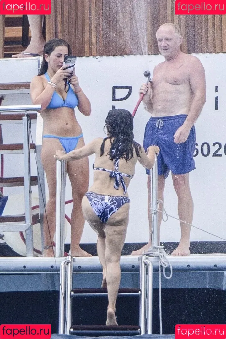 Salma Hayek / salmahayek Onlyfans Photo Gallery 