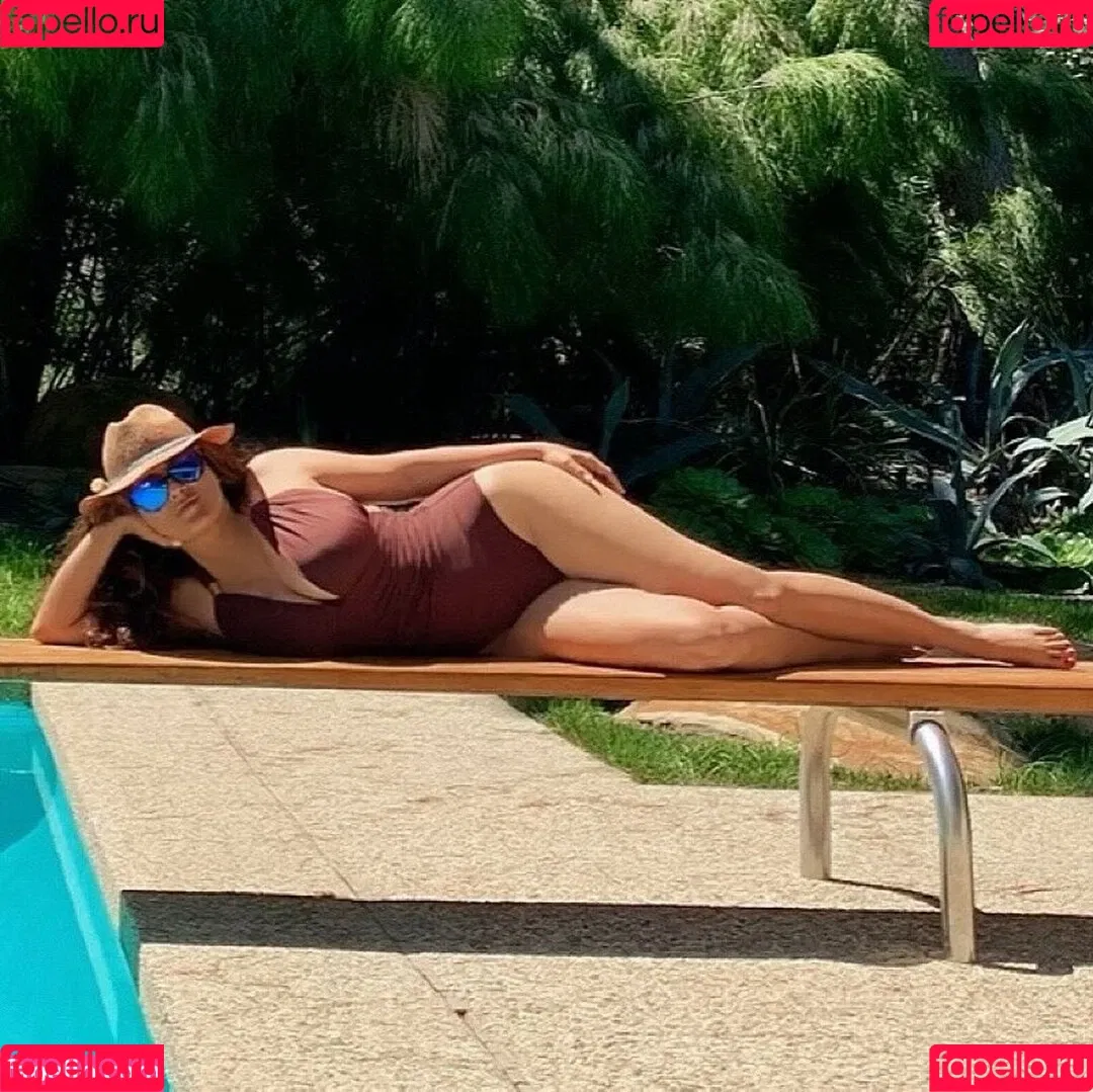 Salma Hayek / salmahayek Onlyfans Photo Gallery 