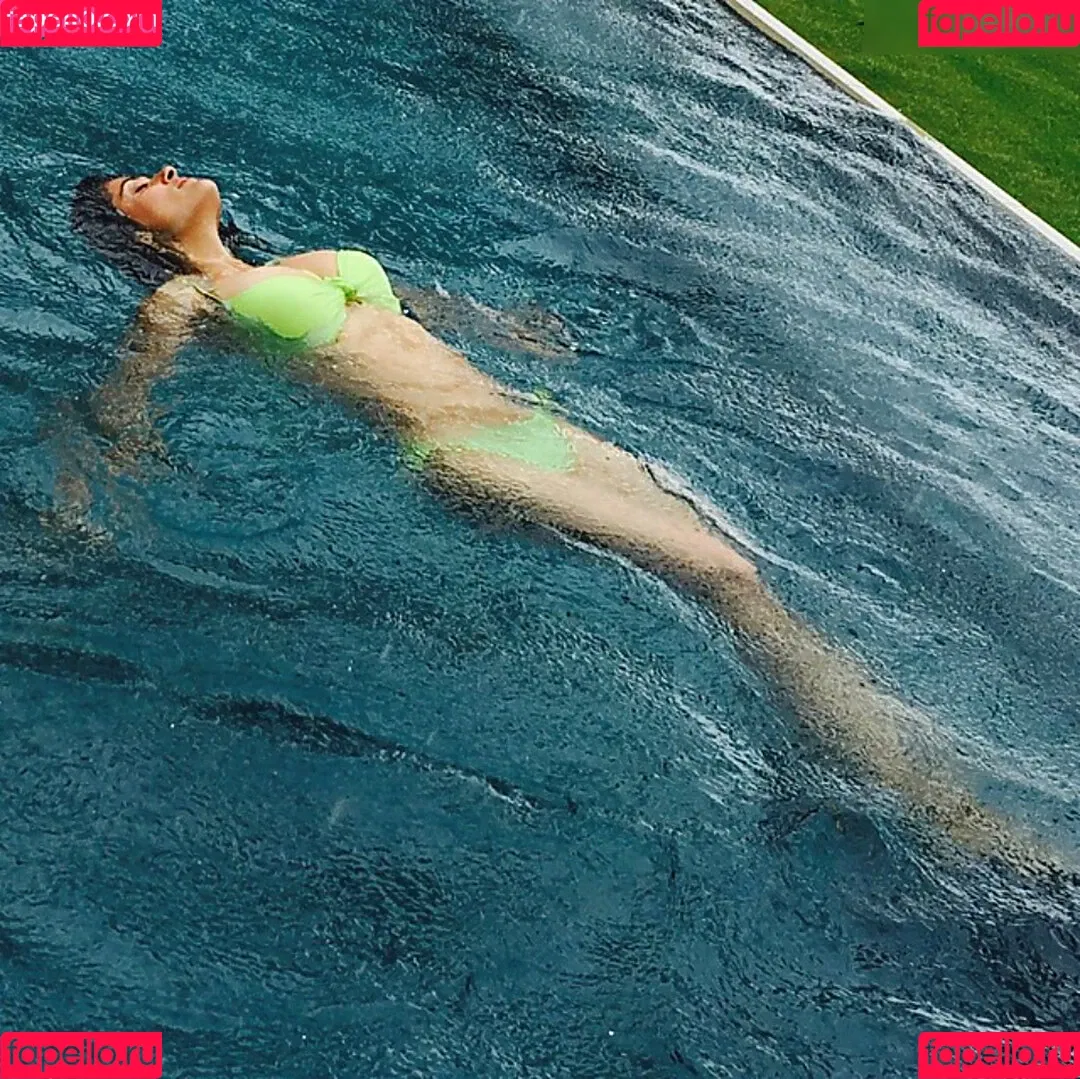 Salma Hayek / salmahayek Onlyfans Photo Gallery 