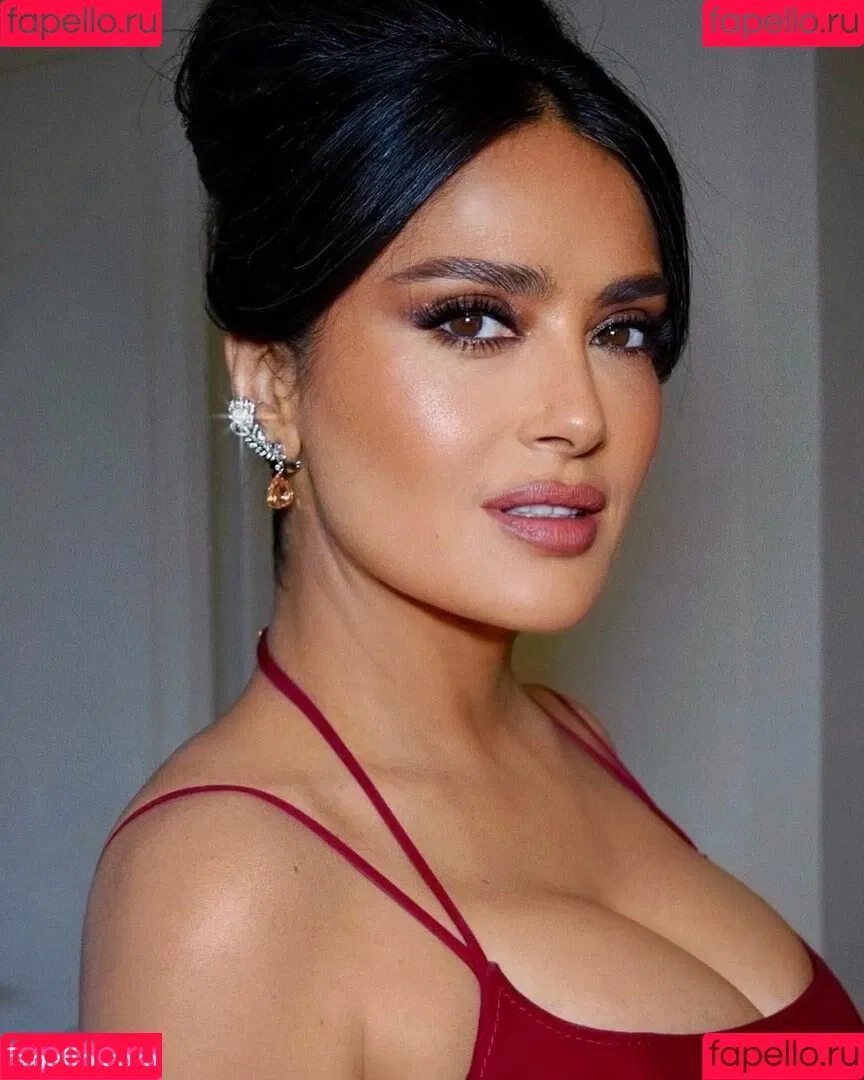 Salma Hayek / salmahayek Onlyfans Photo Gallery 