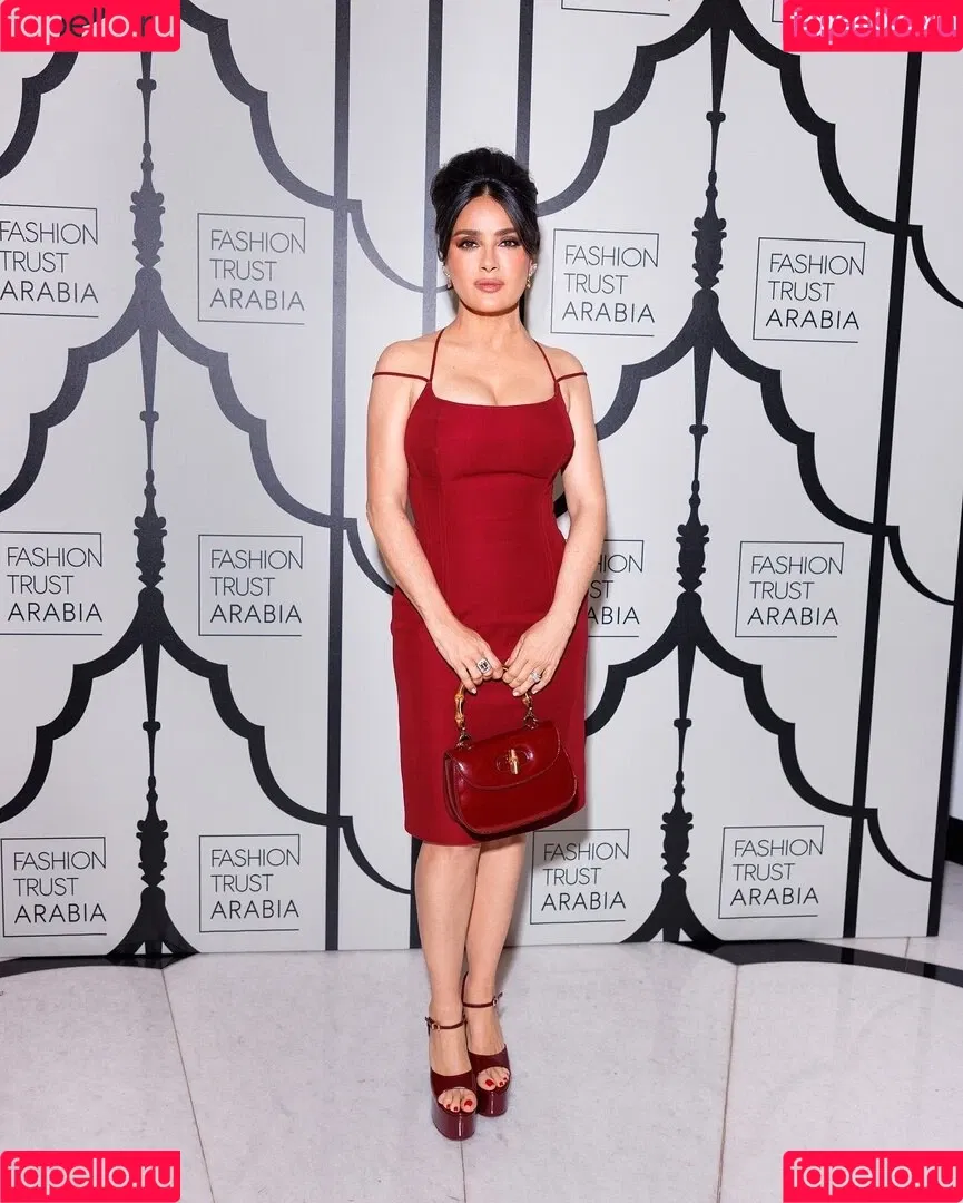 Salma Hayek / salmahayek Onlyfans Photo Gallery 