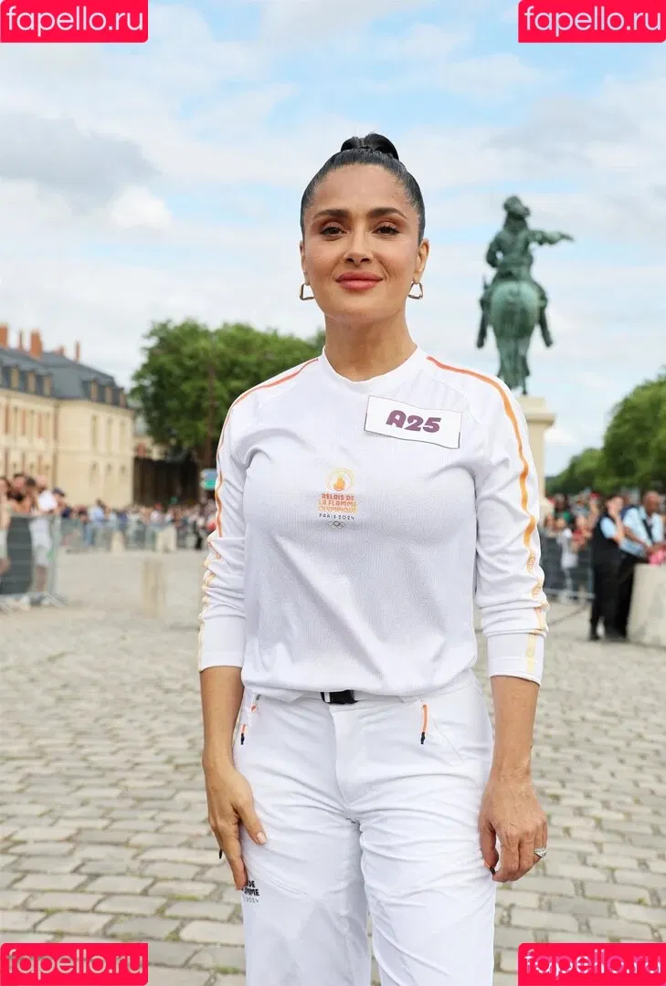 Salma Hayek / salmahayek Onlyfans Photo Gallery 