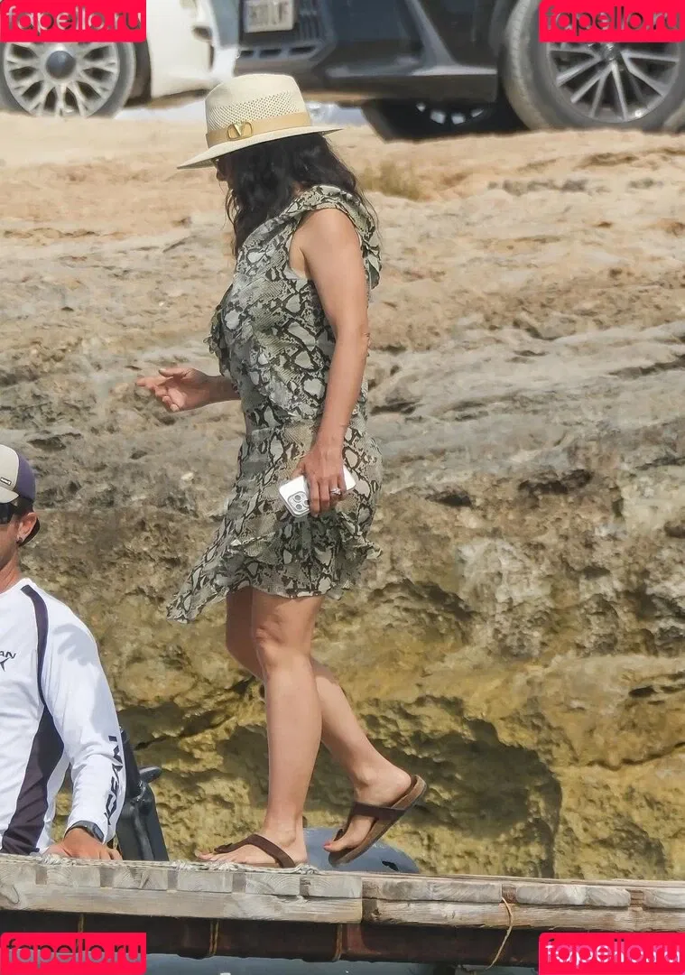 Salma Hayek / salmahayek Onlyfans Photo Gallery 