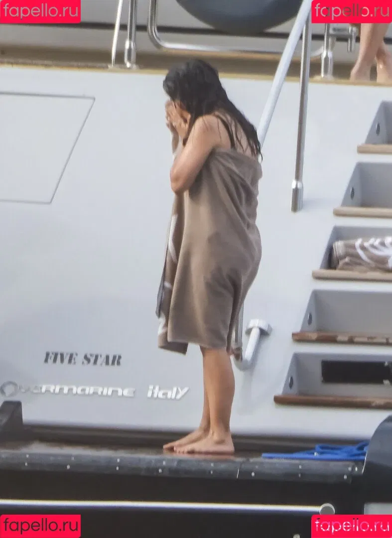 Salma Hayek / salmahayek Onlyfans Photo Gallery 