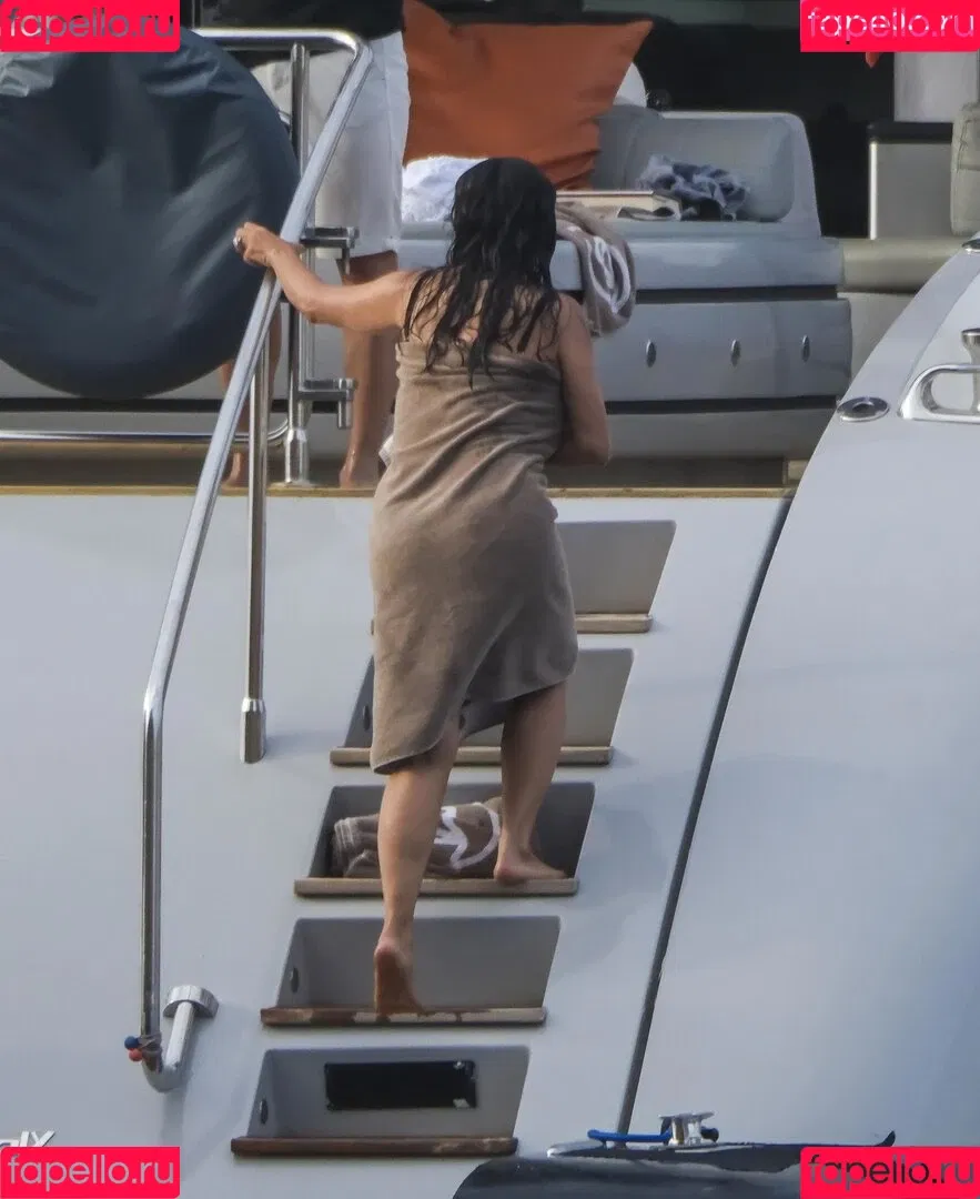 Salma Hayek / salmahayek Onlyfans Photo Gallery 