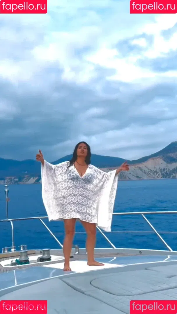 Salma Hayek / salmahayek Onlyfans Photo Gallery 
