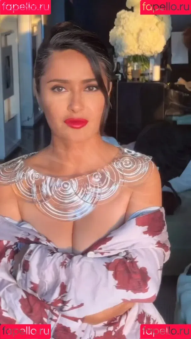 Salma Hayek / salmahayek Onlyfans Photo Gallery 