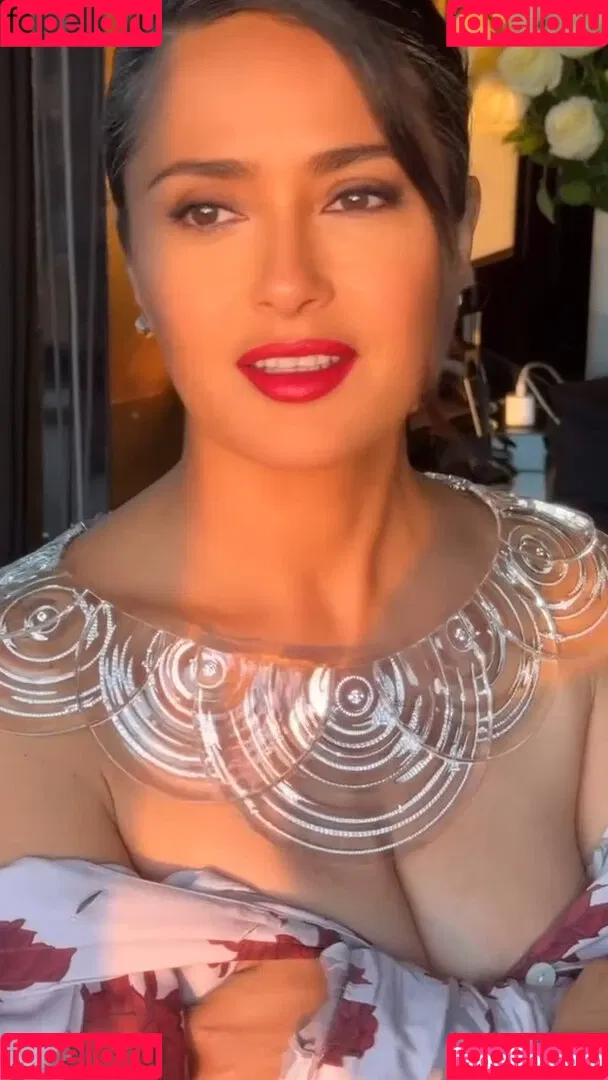 Salma Hayek / salmahayek Onlyfans Photo Gallery 