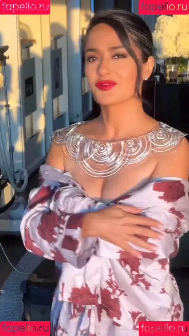 Salma Hayek / salmahayek Onlyfans Photo Gallery 