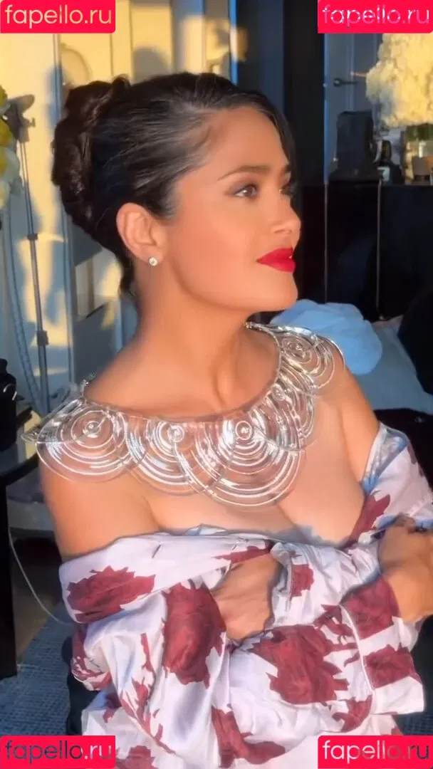 Salma Hayek / salmahayek Onlyfans Photo Gallery 