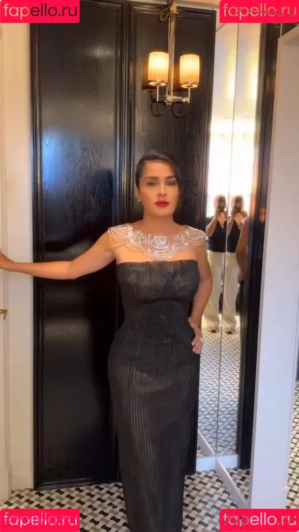 Salma Hayek / salmahayek Onlyfans Photo Gallery 