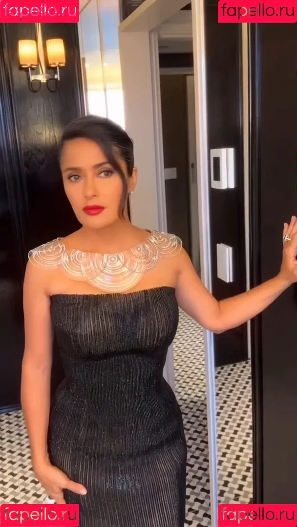 Salma Hayek / salmahayek Onlyfans Photo Gallery 