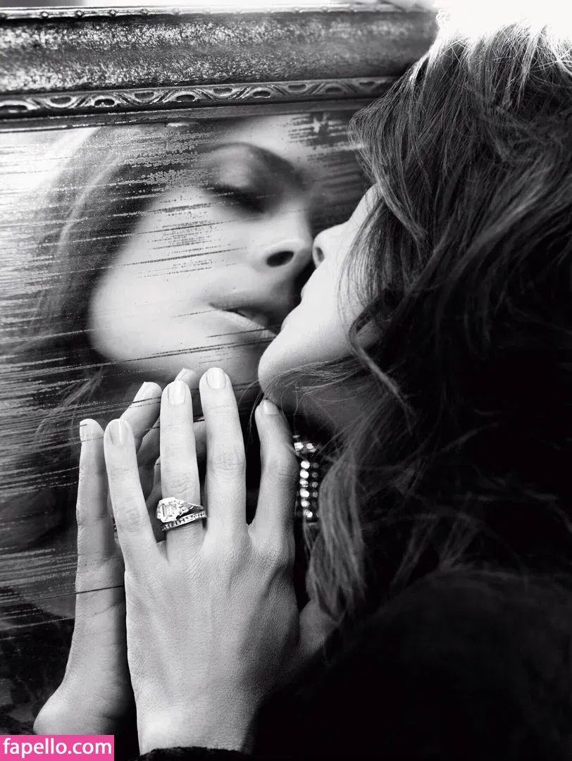 Salma Hayek / salmahayek Onlyfans Photo Gallery 