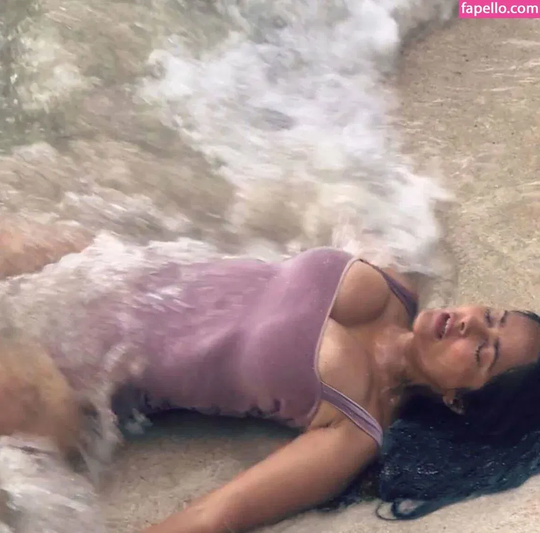 Salma Hayek / salmahayek Onlyfans Photo Gallery 