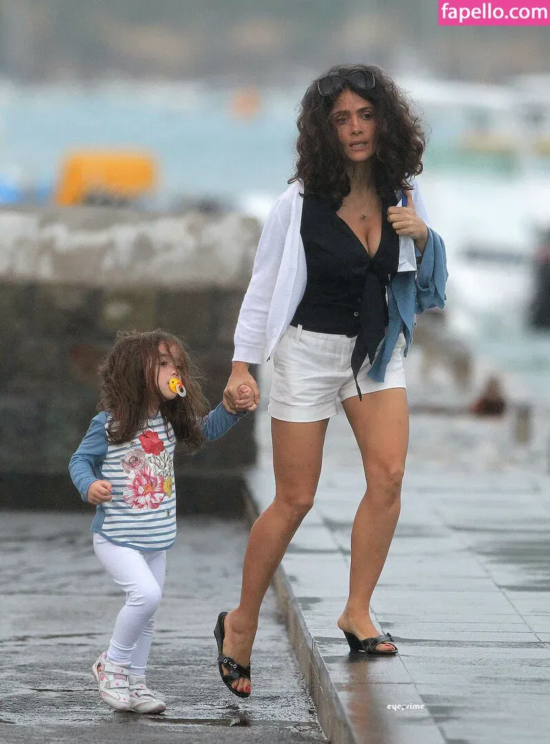 Salma Hayek / salmahayek Onlyfans Photo Gallery 