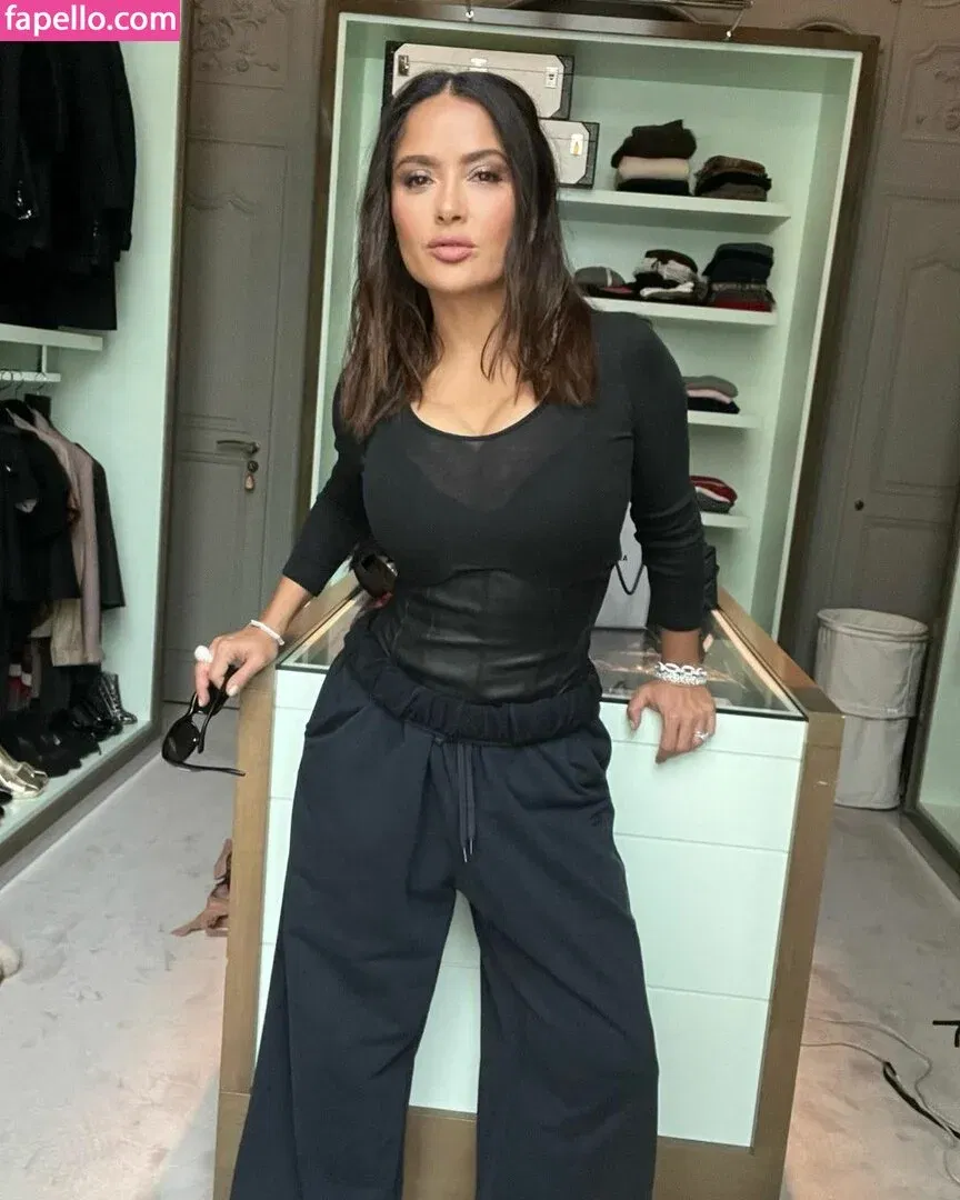 Salma Hayek / salmahayek Onlyfans Photo Gallery 