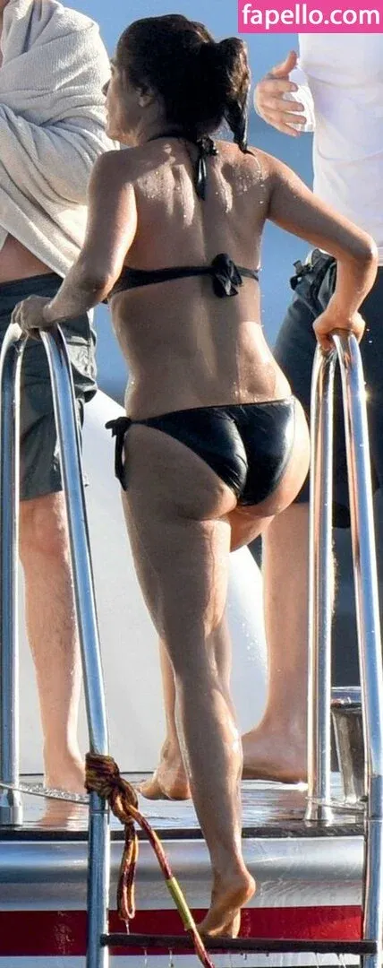 Salma Hayek / salmahayek Onlyfans Photo Gallery 